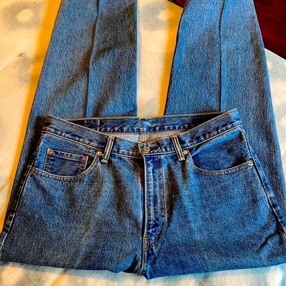 Men’s Levi’s 550 36x32 Jeans in excellent condition!